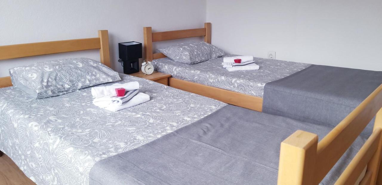 Studio Apartman Sajra Kulen Vakuf Exterior foto